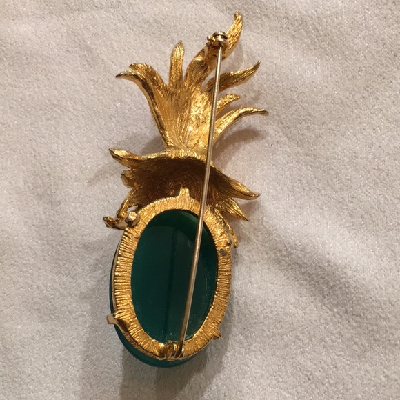 💎Vintage Gold & Green Pineapple Pin - Picture 4 of 4